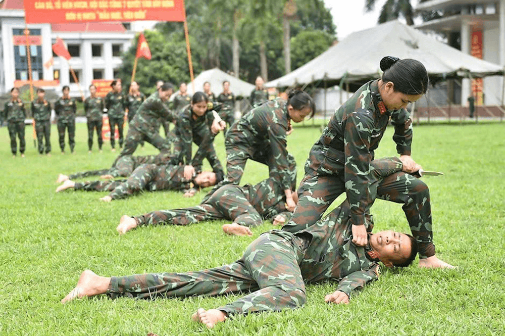 Đặc biệt tinh nhuệ từ con người
