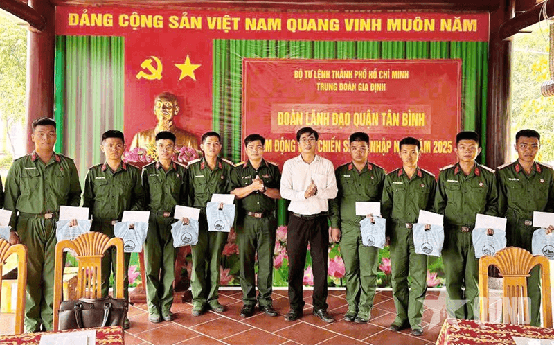Gắn kết để quản lý, rèn luyện chiến sĩ