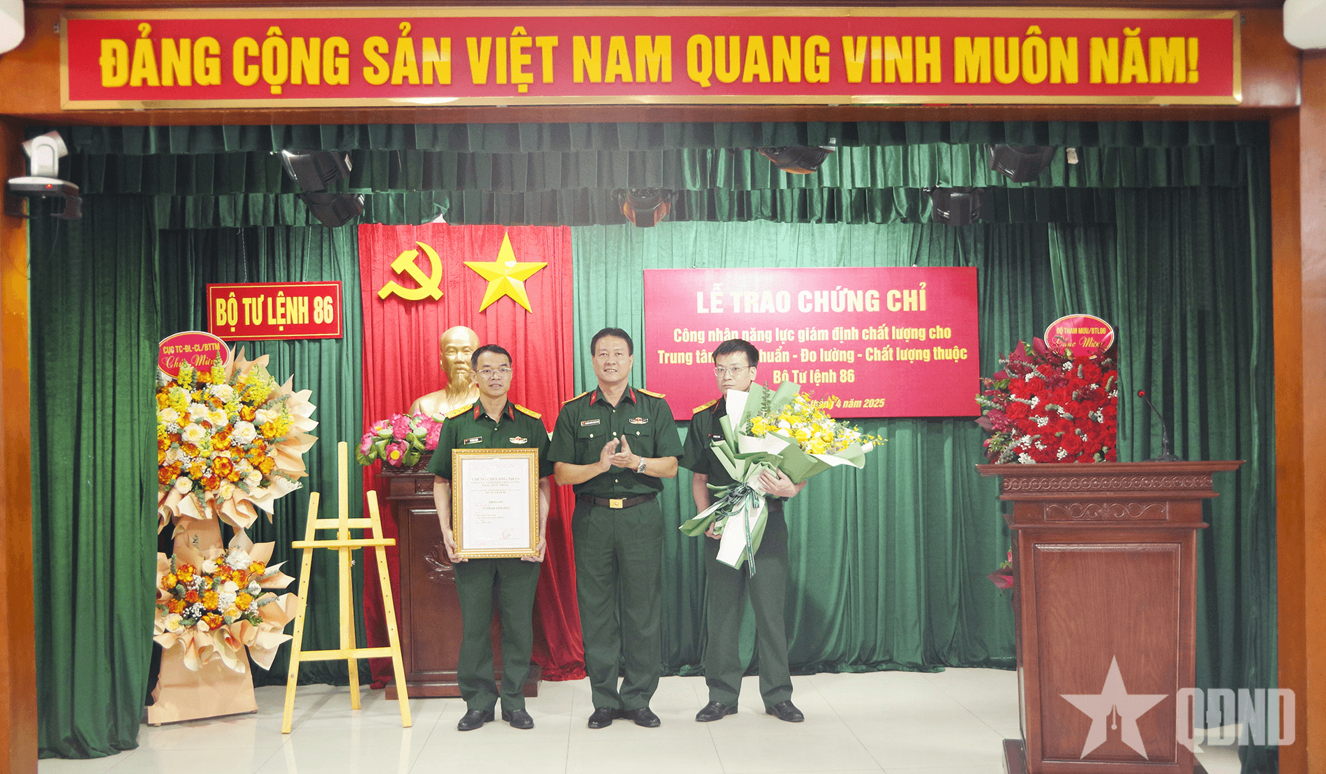 Cục Tiêu chuẩn-Đo lường-Chất lượng trao chứng chỉ công nhận năng lực giám định chất lượng hàng quốc phòng
