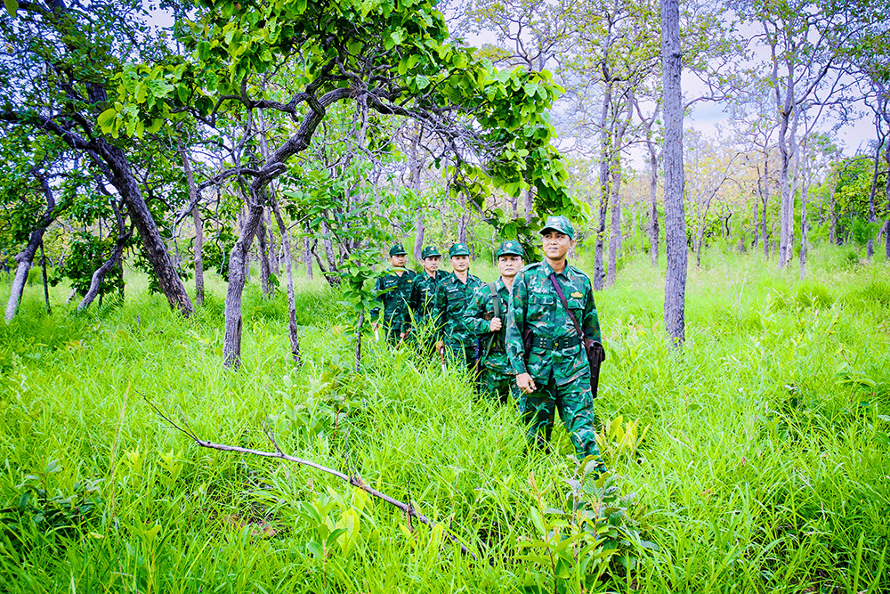 Sắt son một tình yêu biên giới