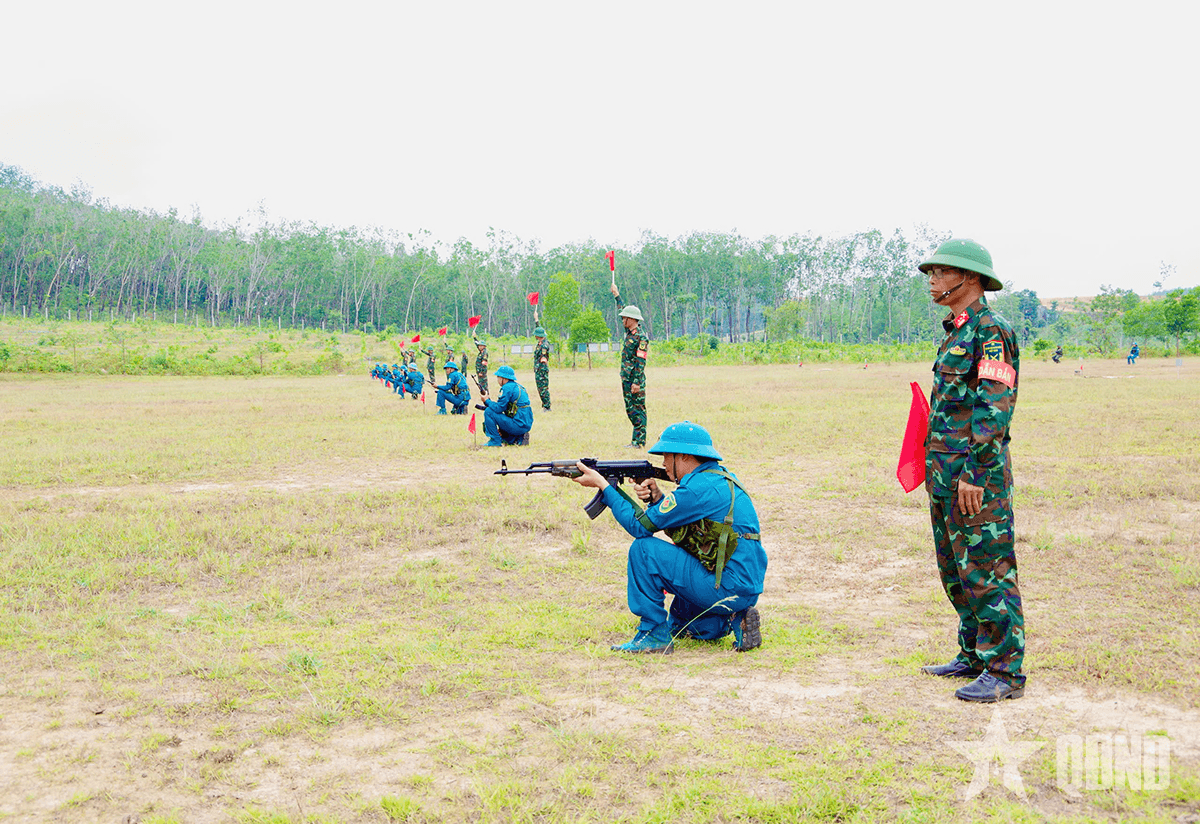 Trung đoàn 720: Thực hành bắn đạn thật bảo đảm an toàn tuyệt đối