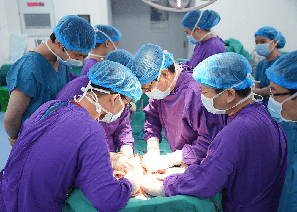 Những chiến sĩ quân y nối hành trình sống đẹp cho nhiều người