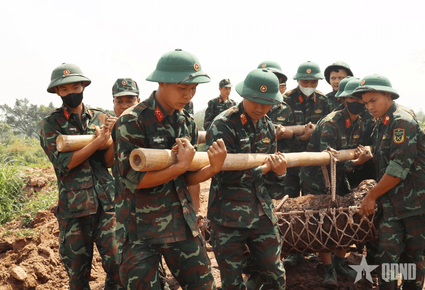 Di dời và hủy nổ thành công 1 quả bom lớn