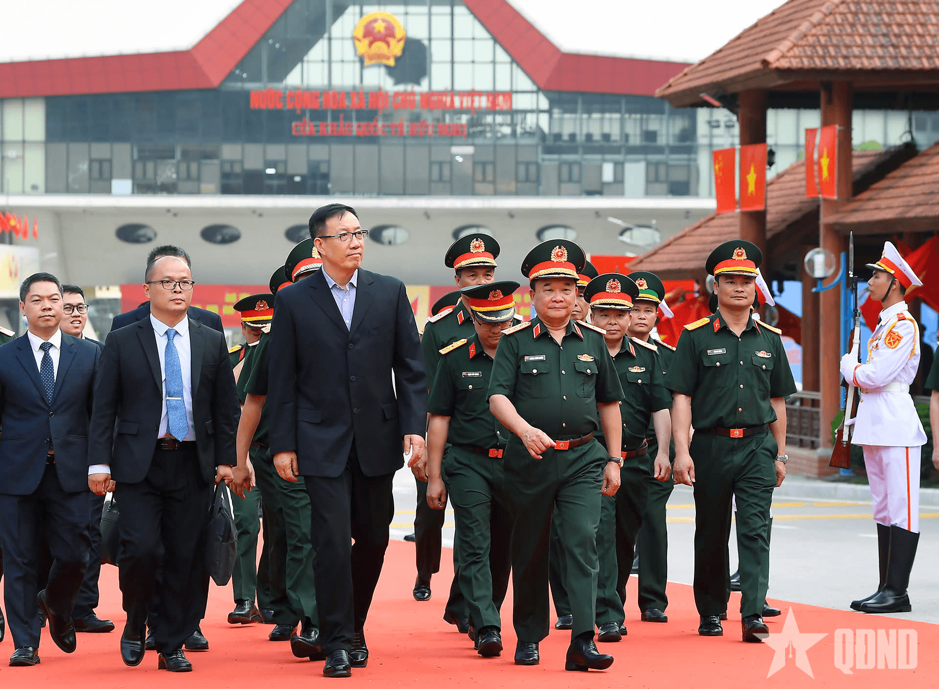 Thượng tướng Hoàng Xuân Chiến chủ trì lễ tiễn Thượng tướng Đổng Quân, Bộ trưởng Bộ Quốc phòng Trung Quốc