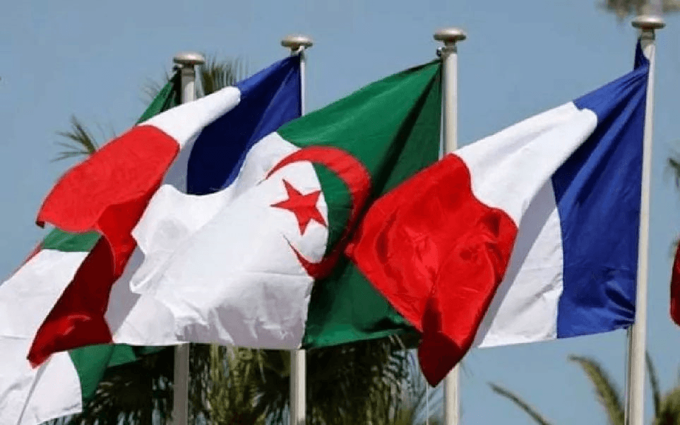 Pháp trục xuất 12 nhân viên ngoại giao Algeria