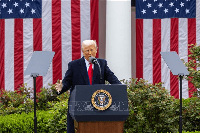 Tổng thống D. Trump ký lệnh hành pháp nhằm giảm giá thuốc