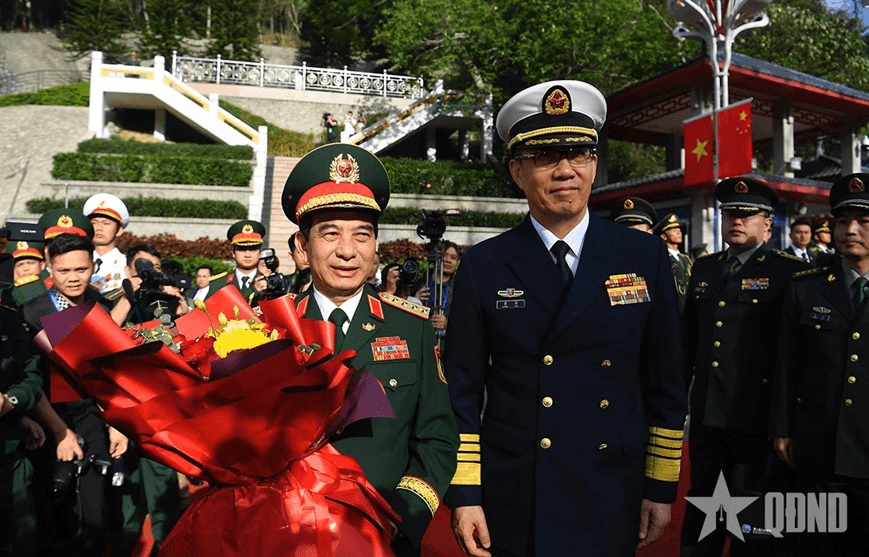Bộ trưởng Bộ Quốc phòng Trung Quốc đón Đại tướng Phan Văn Giang và đoàn đại biểu cấp cao Bộ Quốc phòng Việt Nam sang dự giao lưu