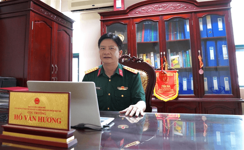 Đại tá Hồ Văn Hương giữ chức Phó trưởng Ban Cơ yếu Chính phủ