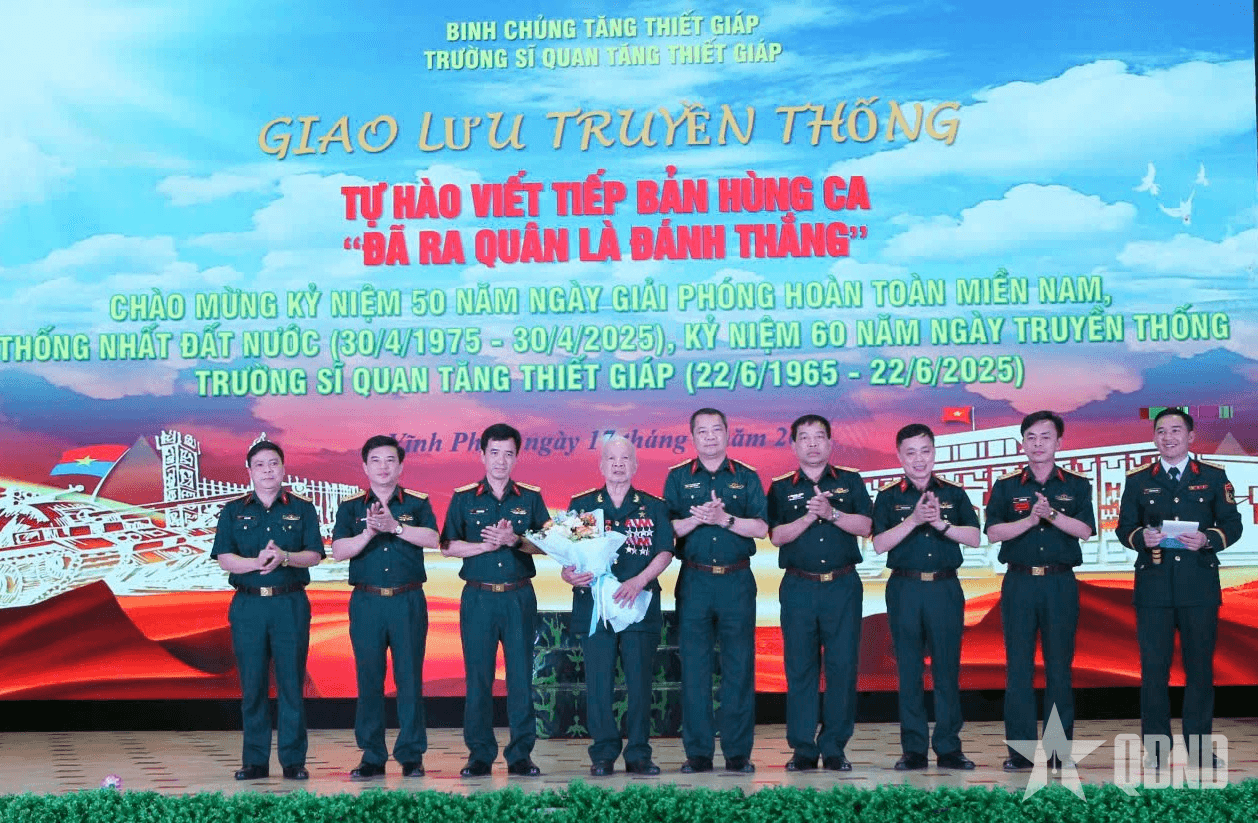 Trường Sĩ quan Tăng thiết giáp tổ chức Giao lưu truyền thống “Tự hào viết tiếp bản hùng ca Đã ra quân là đánh thắng”