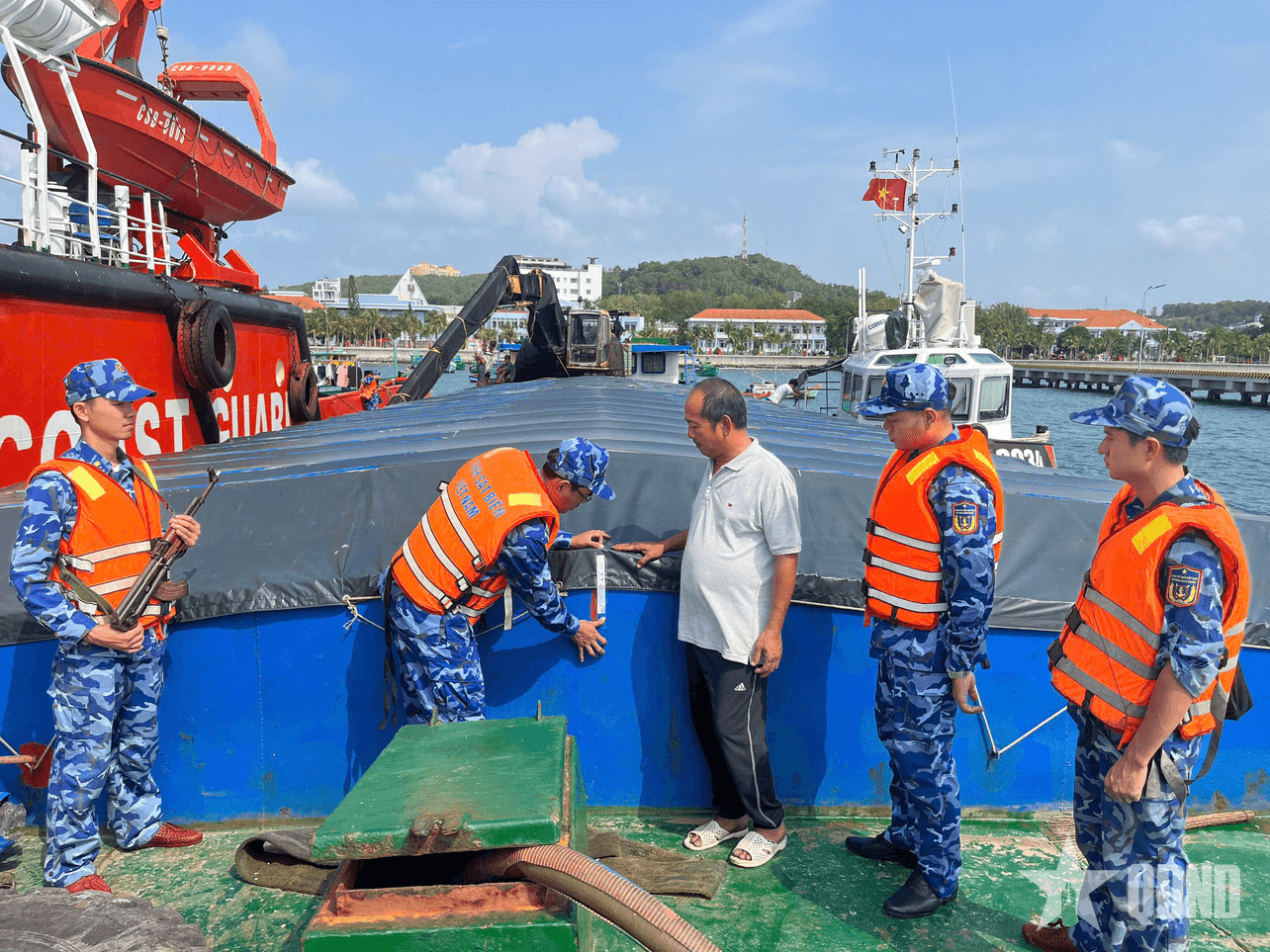 Quyết liệt đấu tranh phòng, chống tội phạm trên biển
