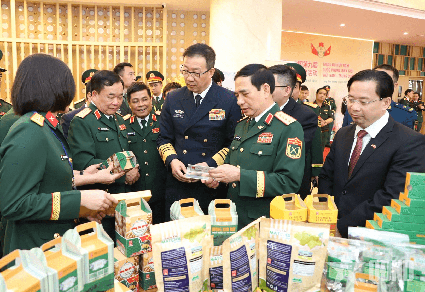Sản phẩm của ngành Hậu cần - Kỹ thuật Quân đội nhân dân Việt Nam gây ấn tượng nơi biên giới