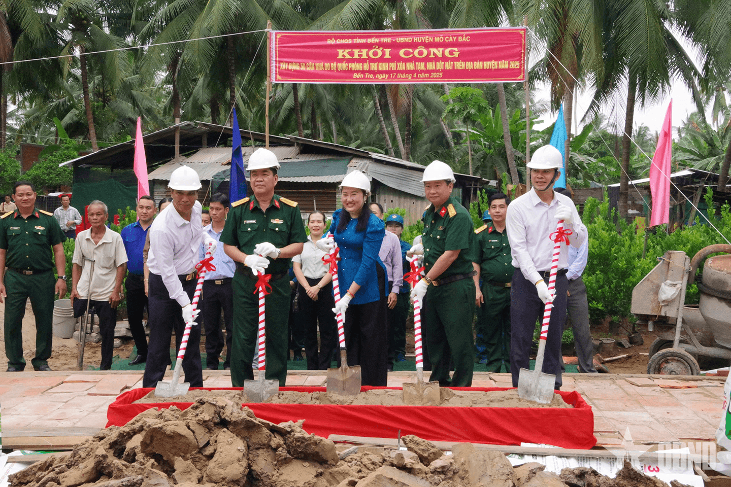Bộ Quốc phòng hỗ trợ 6 tỷ đồng xóa nhà tạm, nhà dột nát trên địa bàn tỉnh Bến Tre