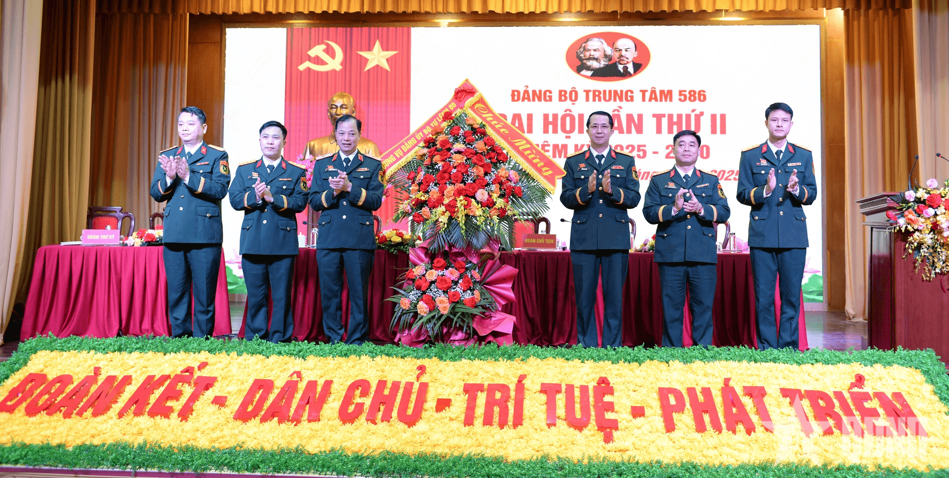 Đảng bộ Trung tâm 586 lãnh đạo nâng cao công tác trinh sát tác chiến chuyên sâu và phòng thủ mạng