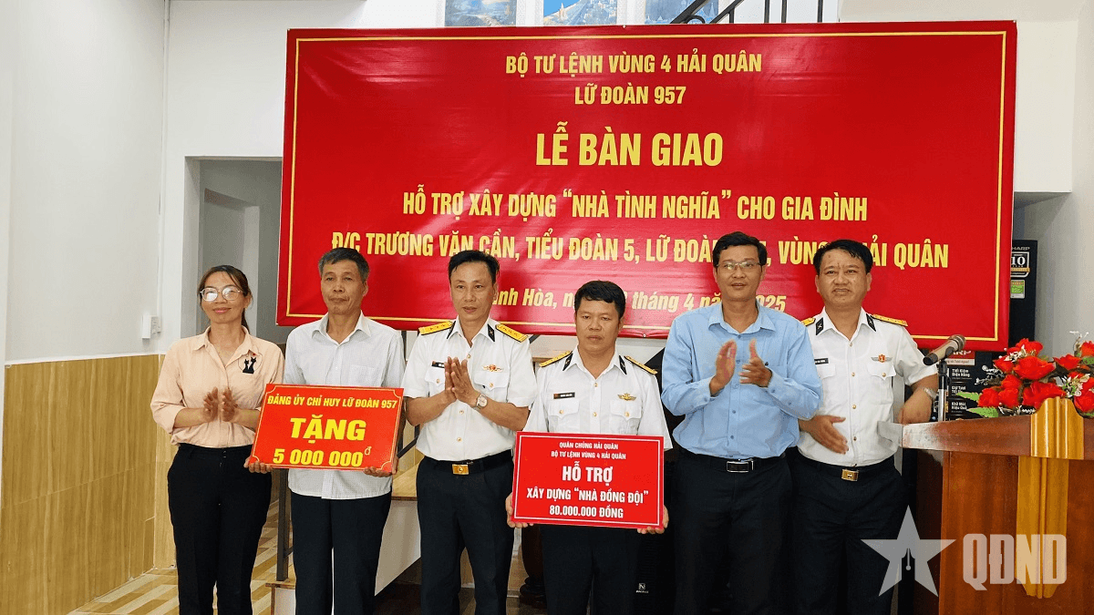Lễ bàn giao nhà tình nghĩa tặng gia đình quân nhân