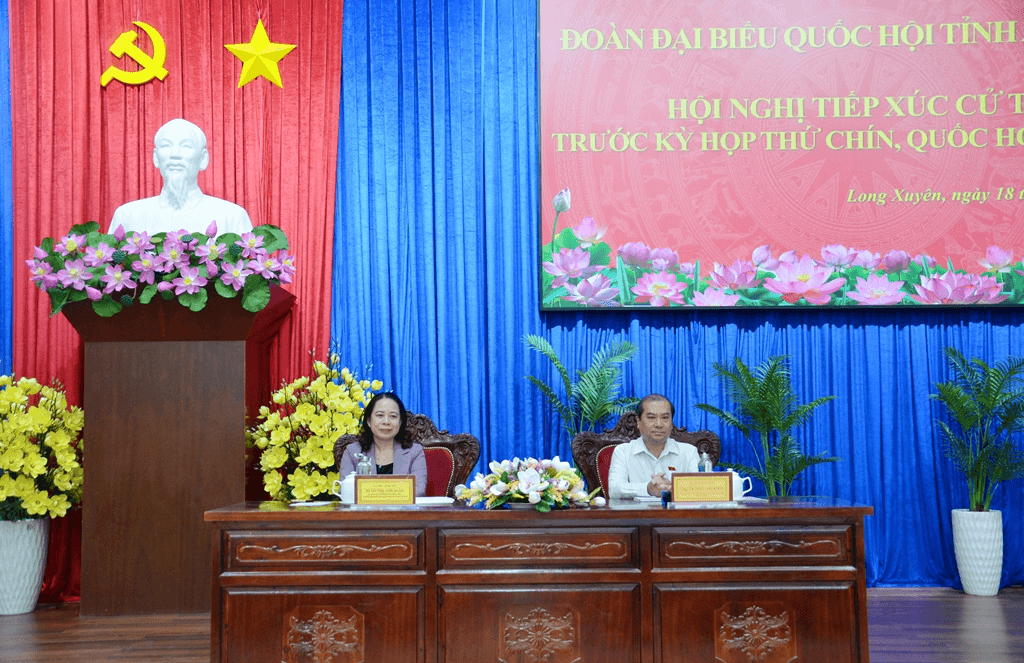Phó chủ tịch nước Võ Thị Ánh Xuân tiếp xúc cử tri tại thành phố Long Xuyên, tỉnh An Giang