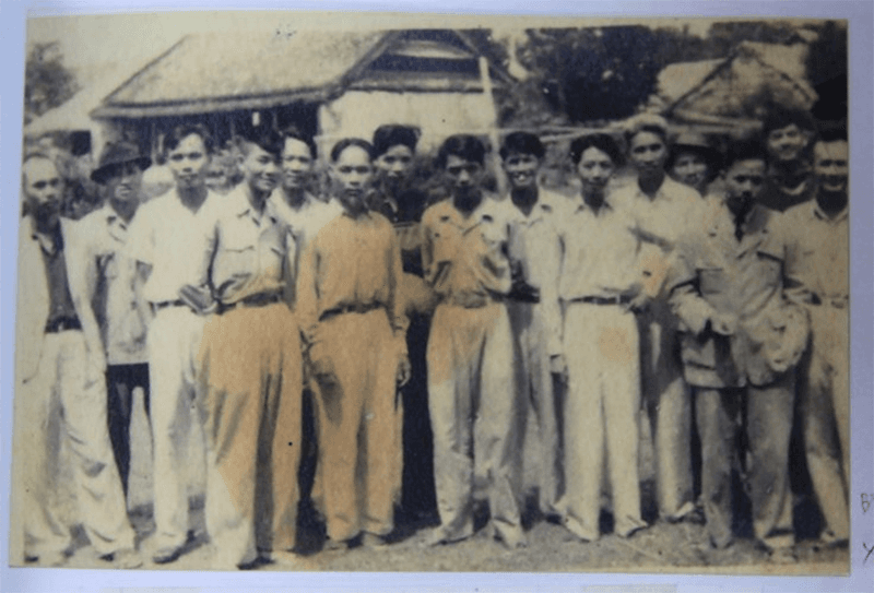 Triển lãm "50 năm văn học, nghệ thuật Việt Nam đồng hành với dân tộc"
