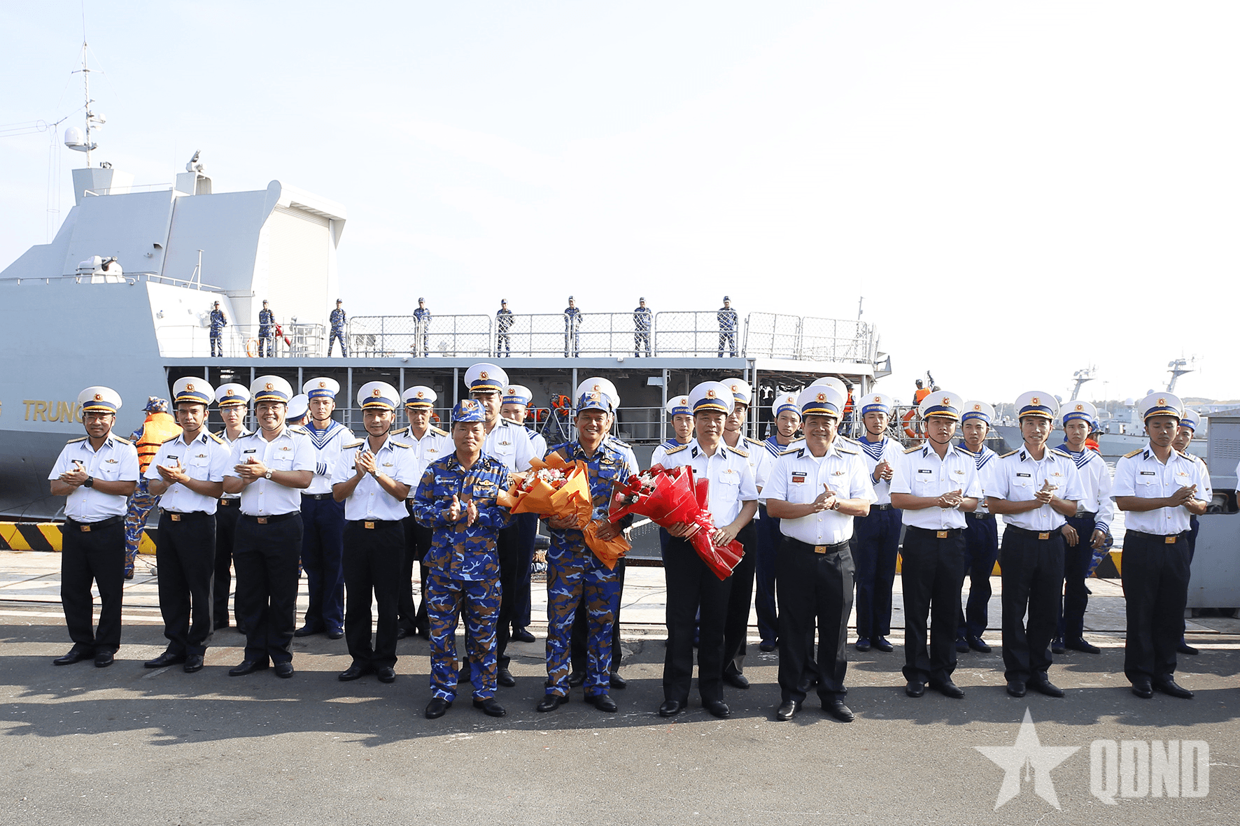 Biên đội Tàu 015, 016 kết thúc tốt đẹp hoạt động giao lưu, tuần tra liên hợp với Hải quân Trung Quốc
