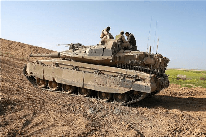 Houthi tuyên bố tấn công 2 tàu sân bay Mỹ và mục tiêu quân sự ở Israel