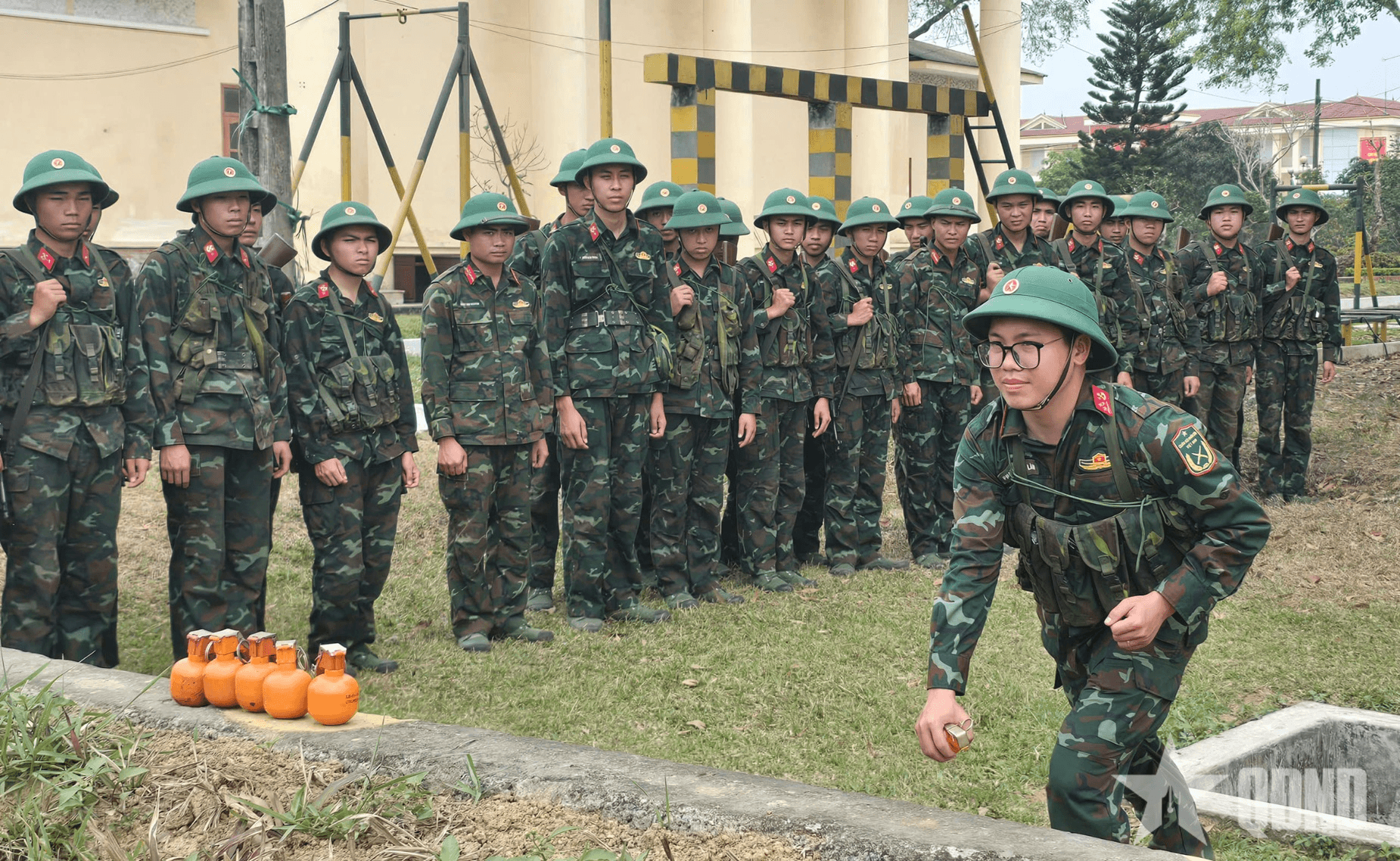 Đại đội trưởng nhiệt huyết, gương mẫu, trách nhiệm