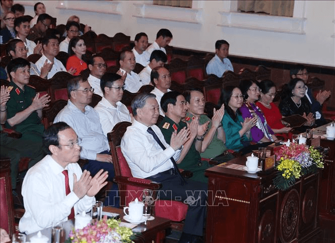 Tổng Bí thư Tô Lâm dự Chương trình hòa nhạc đặc biệt “Bản giao hưởng hòa bình”