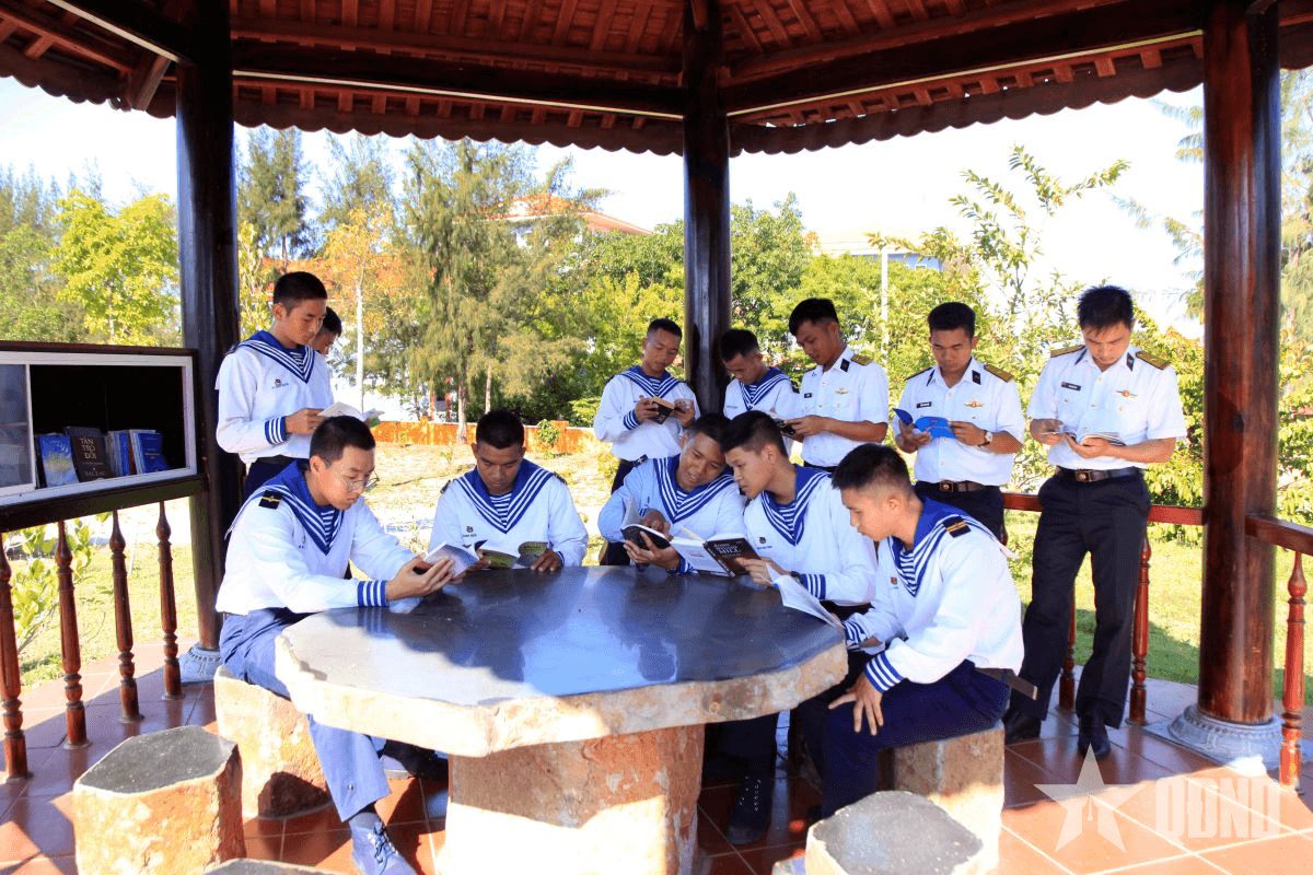 Lữ đoàn 162, Vùng 4 Hải quân sôi nổi hưởng ứng Ngày Sách và Văn hóa đọc Việt Nam năm 2025