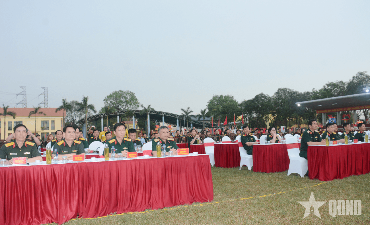 Thượng tướng Lê Quang Minh tổng duyệt chương trình Giao lưu “Viết tiếp bản hùng ca toàn thắng”