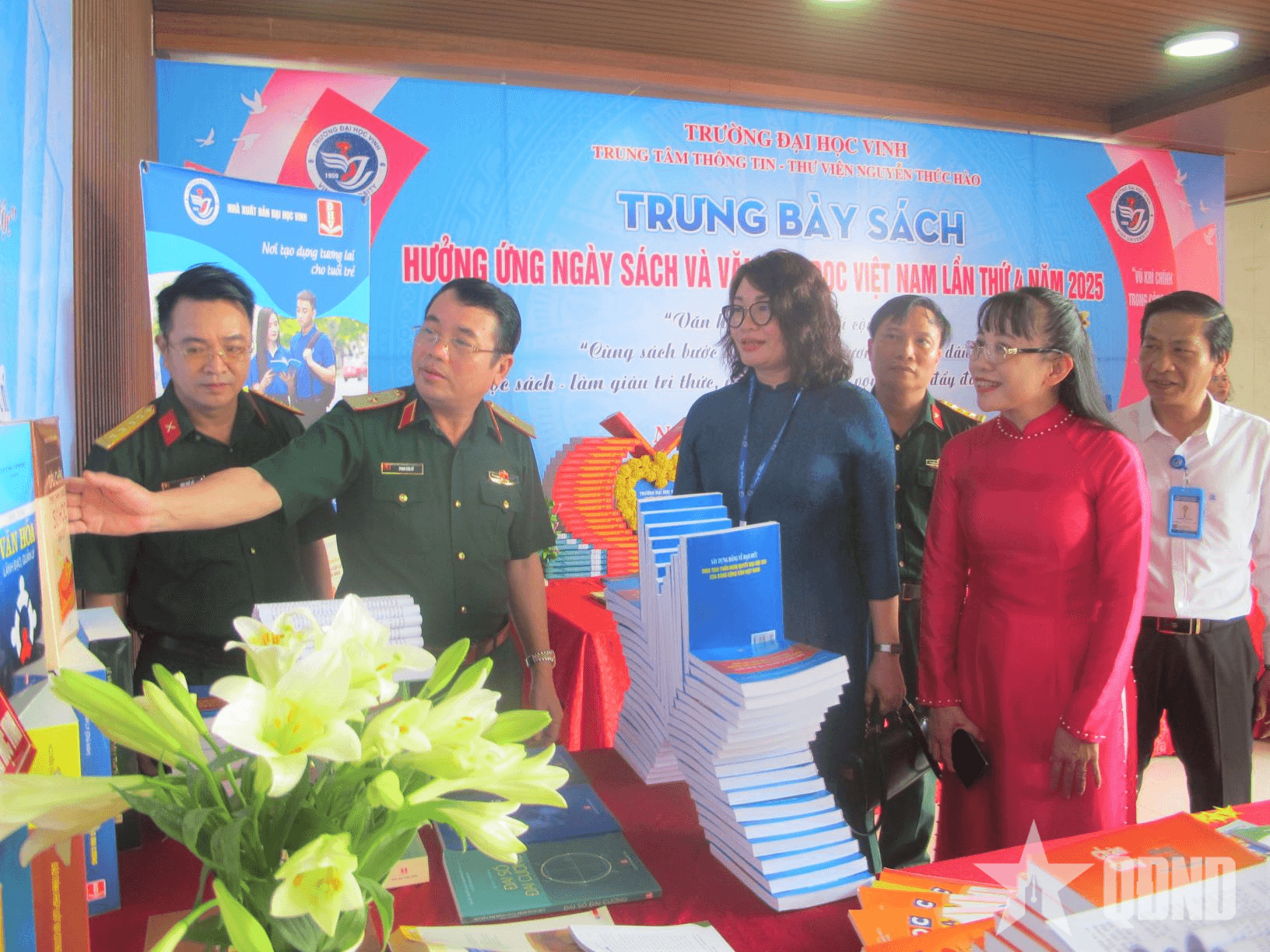 Mít tinh chào mừng Ngày sách và văn hóa đọc Việt Nam