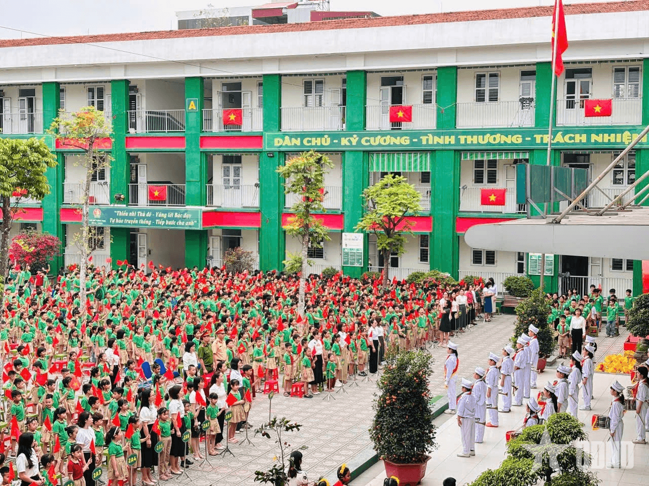 Hà Nội: Phổ biến kiến thức an toàn giao thông đến hơn 4.400 học sinh các cấp