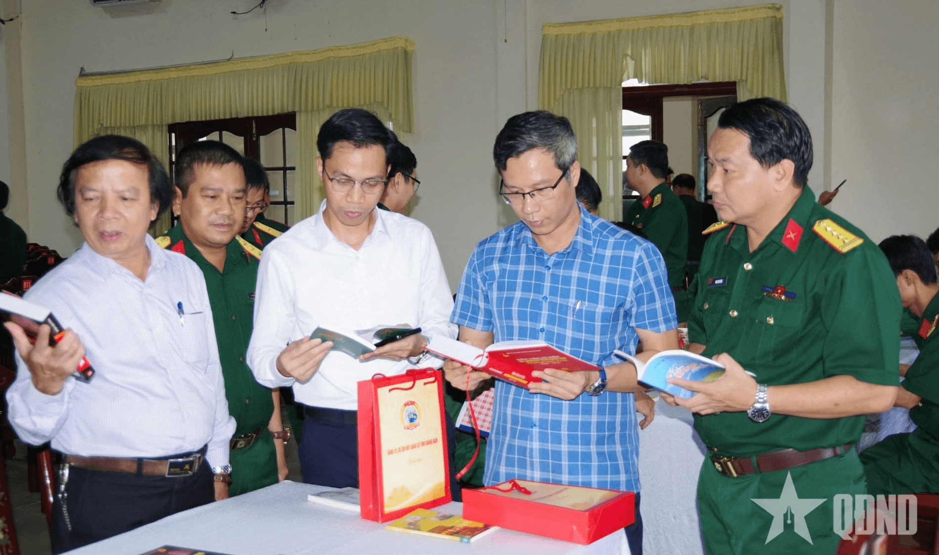 Ra mắt cuốn sách “Biên niên sự kiện LLVT nhân dân tỉnh Quảng Nam, giai đoạn 1945-1975”