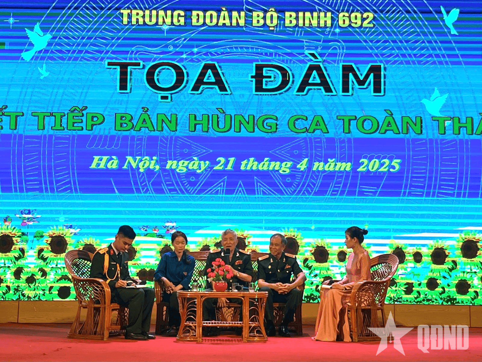 Tọa đàm “Viết tiếp bản hùng ca toàn thắng”