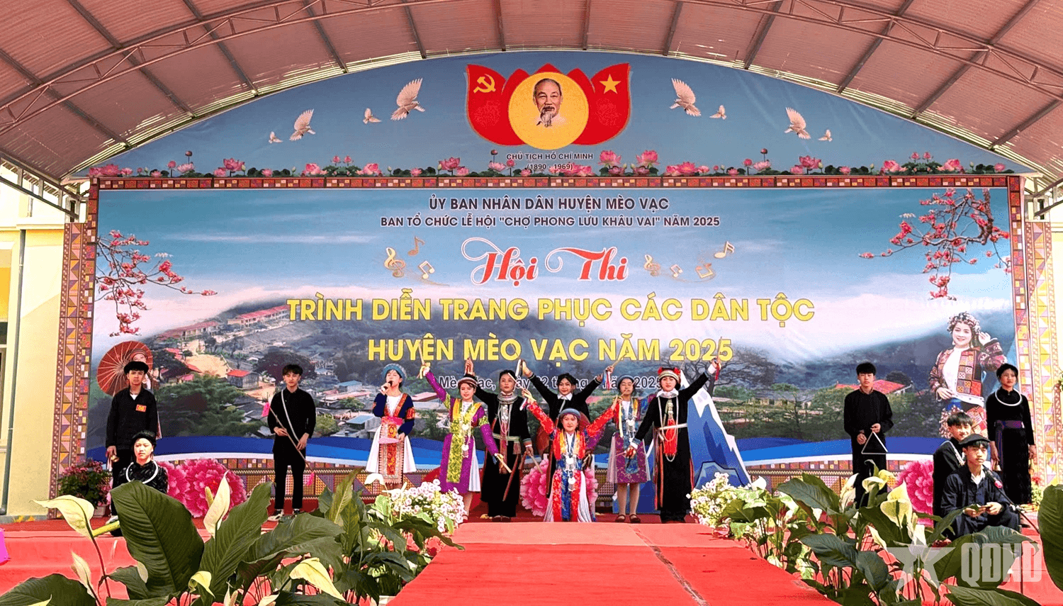 Huyện Mèo Vạc (Hà Giang): Ấn tượng hội thi trình diễn trang phục truyền thống các dân tộc