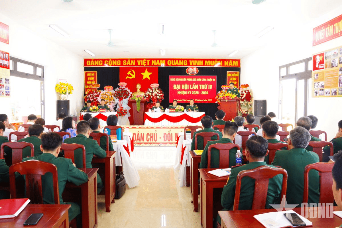 Lãnh đạo thực hiện tốt nhiệm vụ bảo vệ vững chắc chủ quyền lãnh thổ, an ninh biên giới quốc gia