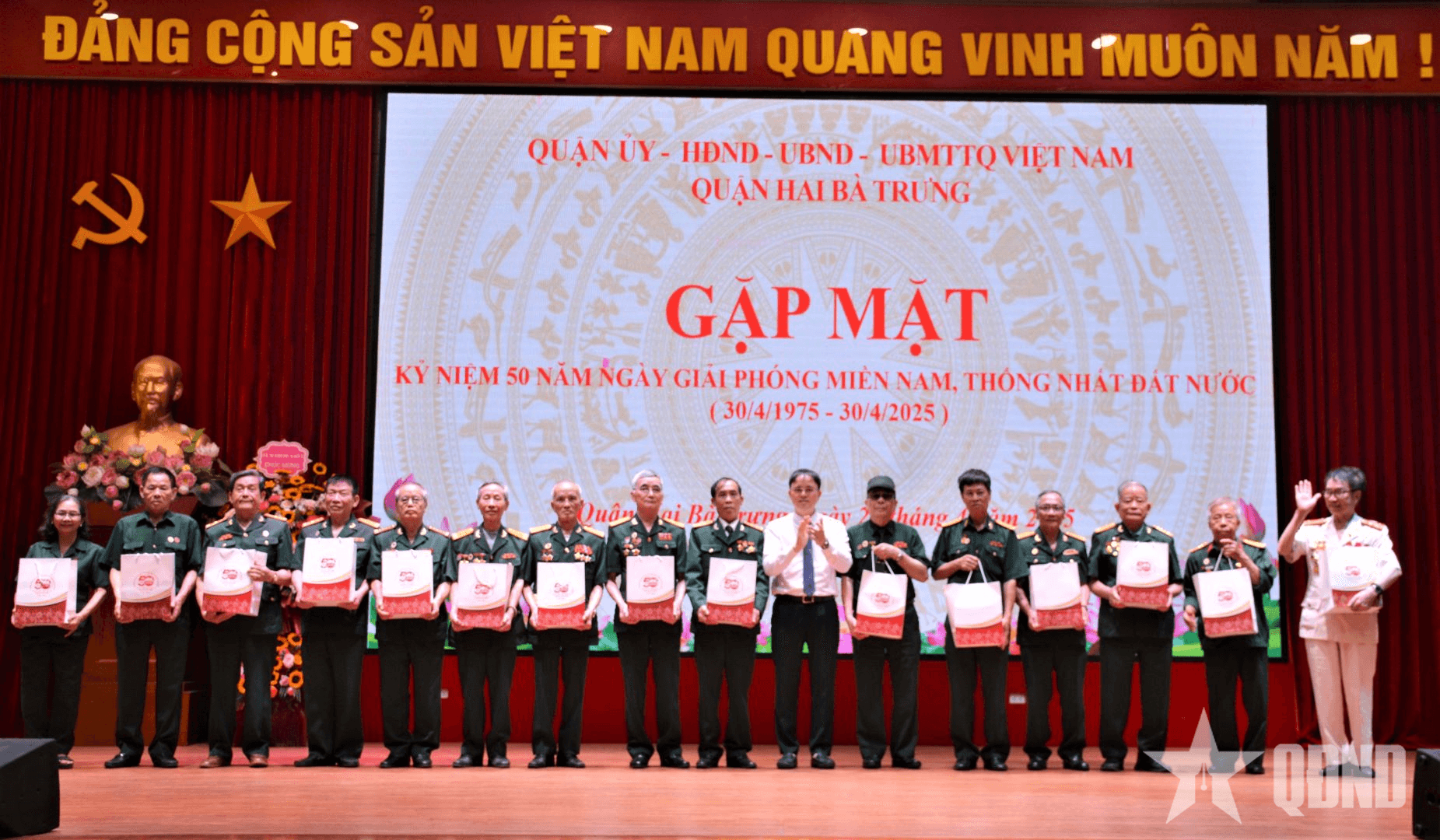 Quận Hai Bà Trưng gặp mặt kỷ niệm 50 năm Ngày giải phóng miền Nam