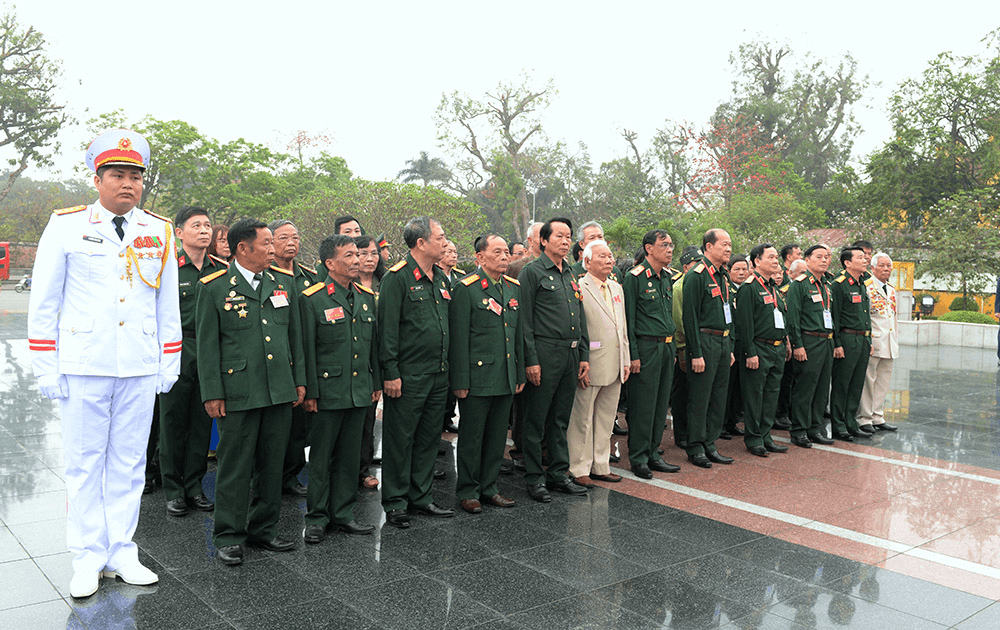 Hoa lửa năm xưa, nghĩa tình còn mãi