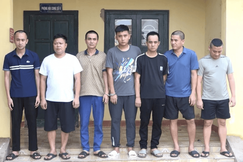 Khởi tố 11 đối tượng trong đường dây đánh bạc quy mô 300 tỷ đồng

​