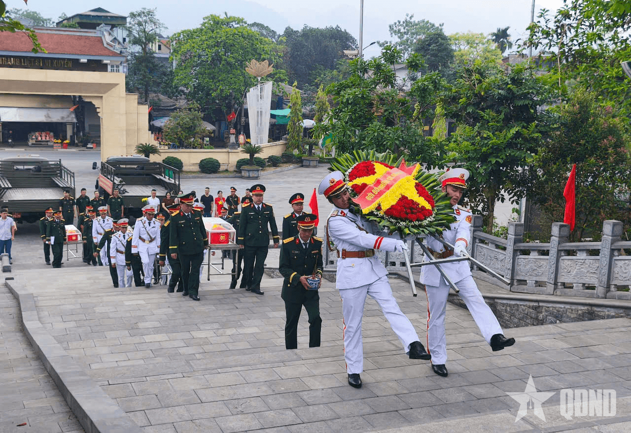 Bộ CHQS tỉnh Hà Giang: Di chuyển hài cốt liệt sĩ về an táng tại Nghĩa trang Liệt sĩ Quốc gia Vị Xuyên