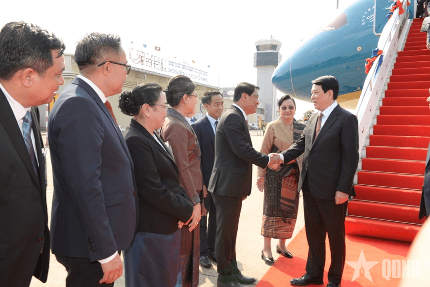 Chủ tịch nước Lương Cường đến thủ đô Vientiane, bắt đầu thăm cấp Nhà nước tới Lào