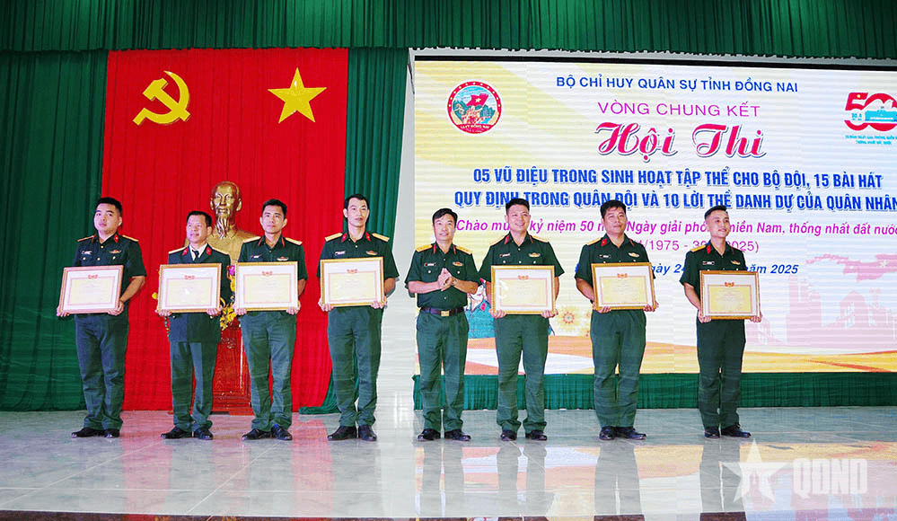 Bộ CHQS tỉnh Đồng Nai thi 5 vũ điệu trong sinh hoạt tập thể và các bài hát quy định