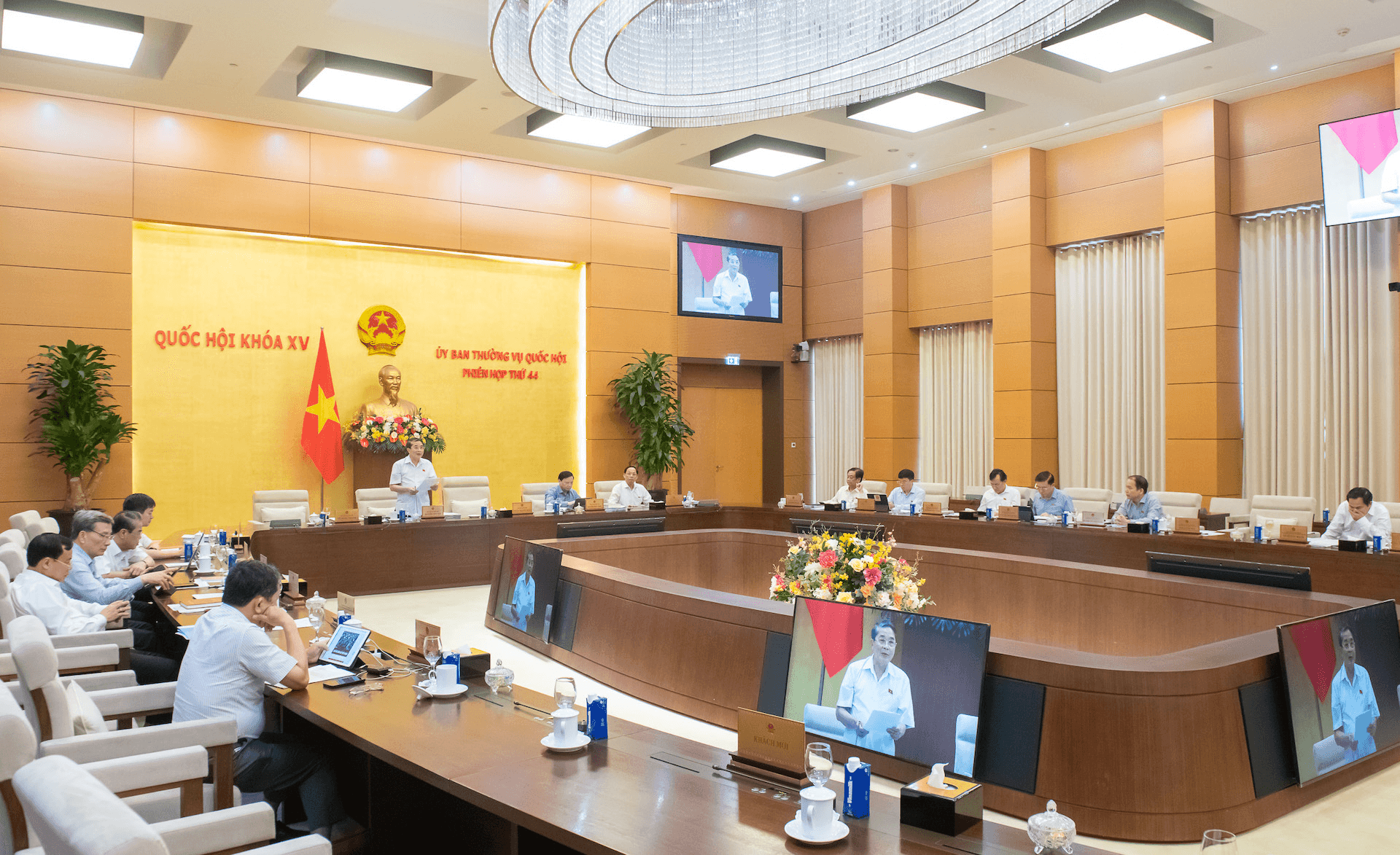 Đề xuất chính sách ưu tiên trong đấu thầu để hỗ trợ phát triển khoa học công nghệ