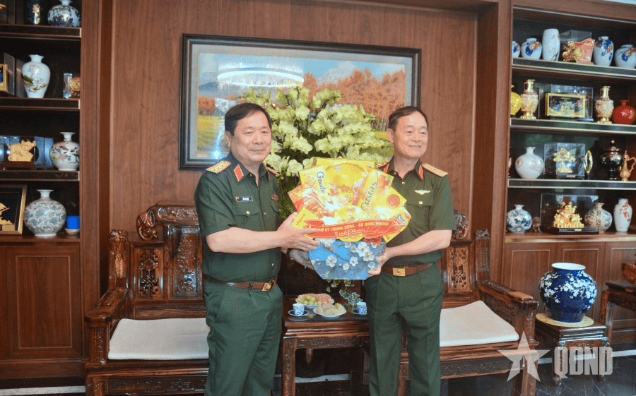 Thượng tướng Lê Huy Vịnh tri ân, thăm các đồng chí nguyên lãnh đạo Bộ Quốc phòng