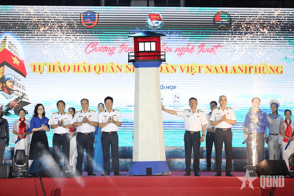 Giao lưu truyền thống “Tự hào 70 năm Hải quân nhân dân Việt Nam anh hùng”