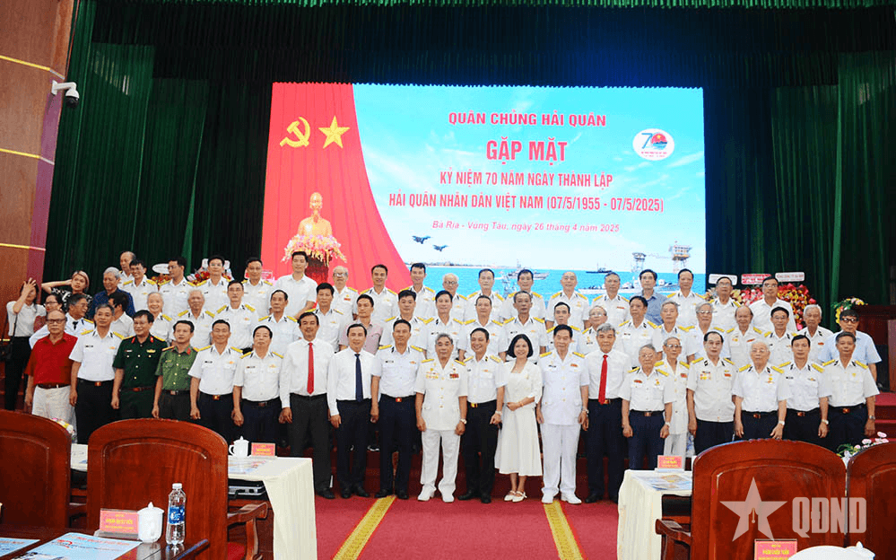 Gặp mặt kỷ niệm 70 năm thành lập Hải quân nhân dân Việt Nam