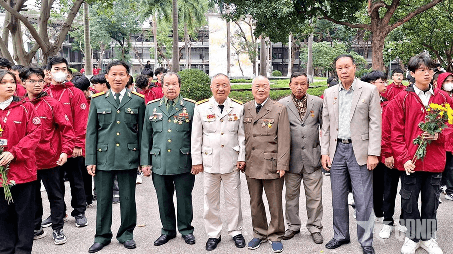 Bản hùng ca tuổi trẻ