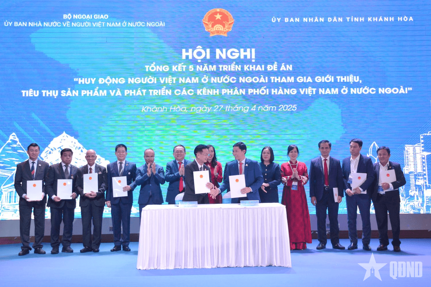 Phát huy vai trò kiều bào, thúc đẩy hàng Việt Nam ra thế giới