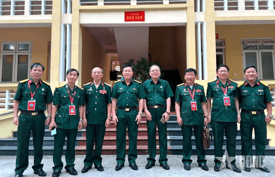 Vượt sông phát triển tiến công