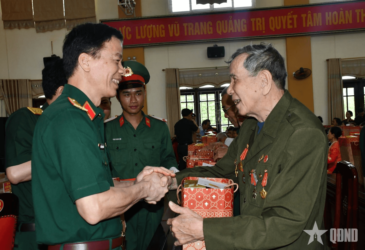 Quân ủy Trung ương, Bộ Quốc phòng tặng quà các gia đình chính sách trên địa bàn tỉnh Quảng Trị