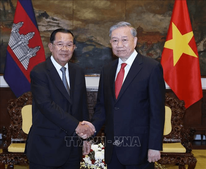Tổng Bí thư Tô Lâm hội kiến Chủ tịch Đảng Nhân dân Campuchia Hun Sen