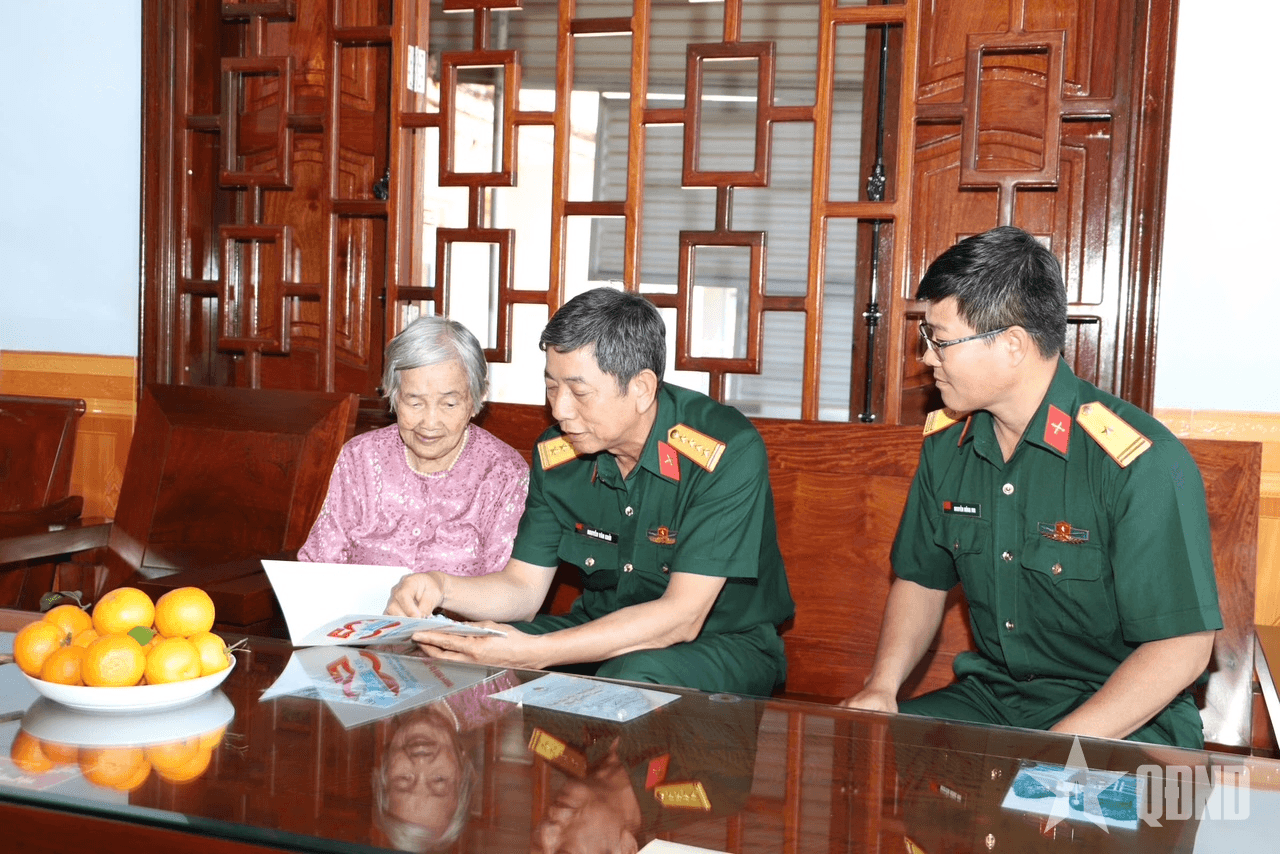 Đắk Nông trao quà của Bộ Quốc phòng tri ân Bà mẹ Việt Nam Anh hùng và các đối tượng chính sách