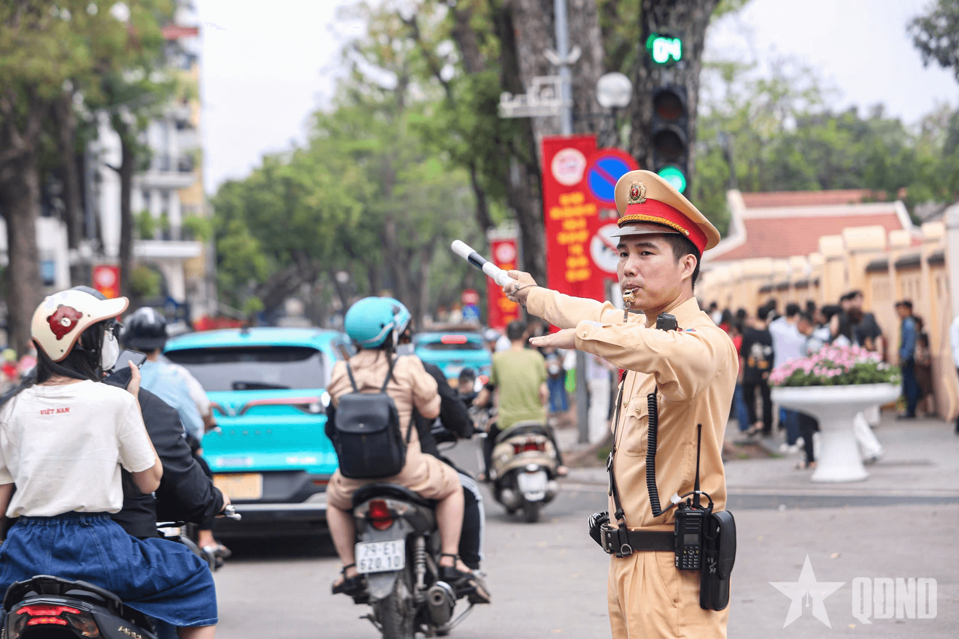 Bảo đảm an toàn giao thông phục vụ nhân dân viếng Lăng Chủ tịch Hồ Chí Minh