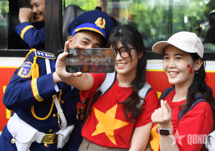 Nhân dân trong đại lễ